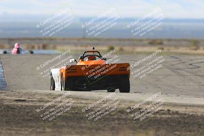 media/Oct-26-2025-CalClub SCCA (Sun) [[8ce1e69566]]/Group 6/Grapevine/